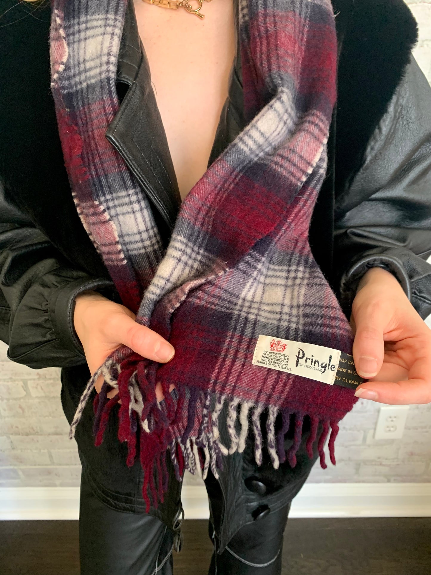 100% Cashmere Plaid Scarf
