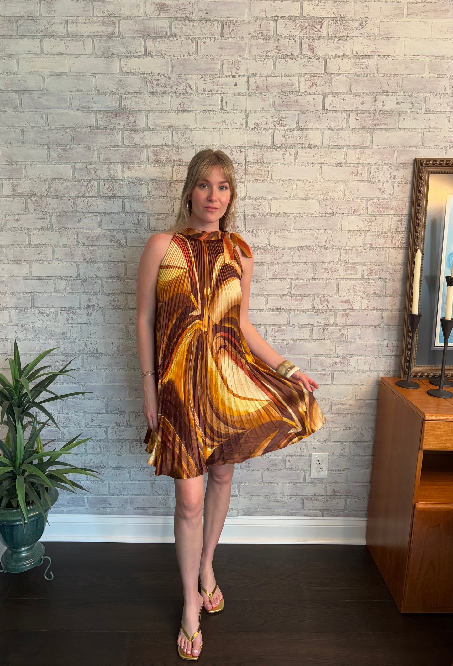 70s-Inspired Geometric Swirl Dress