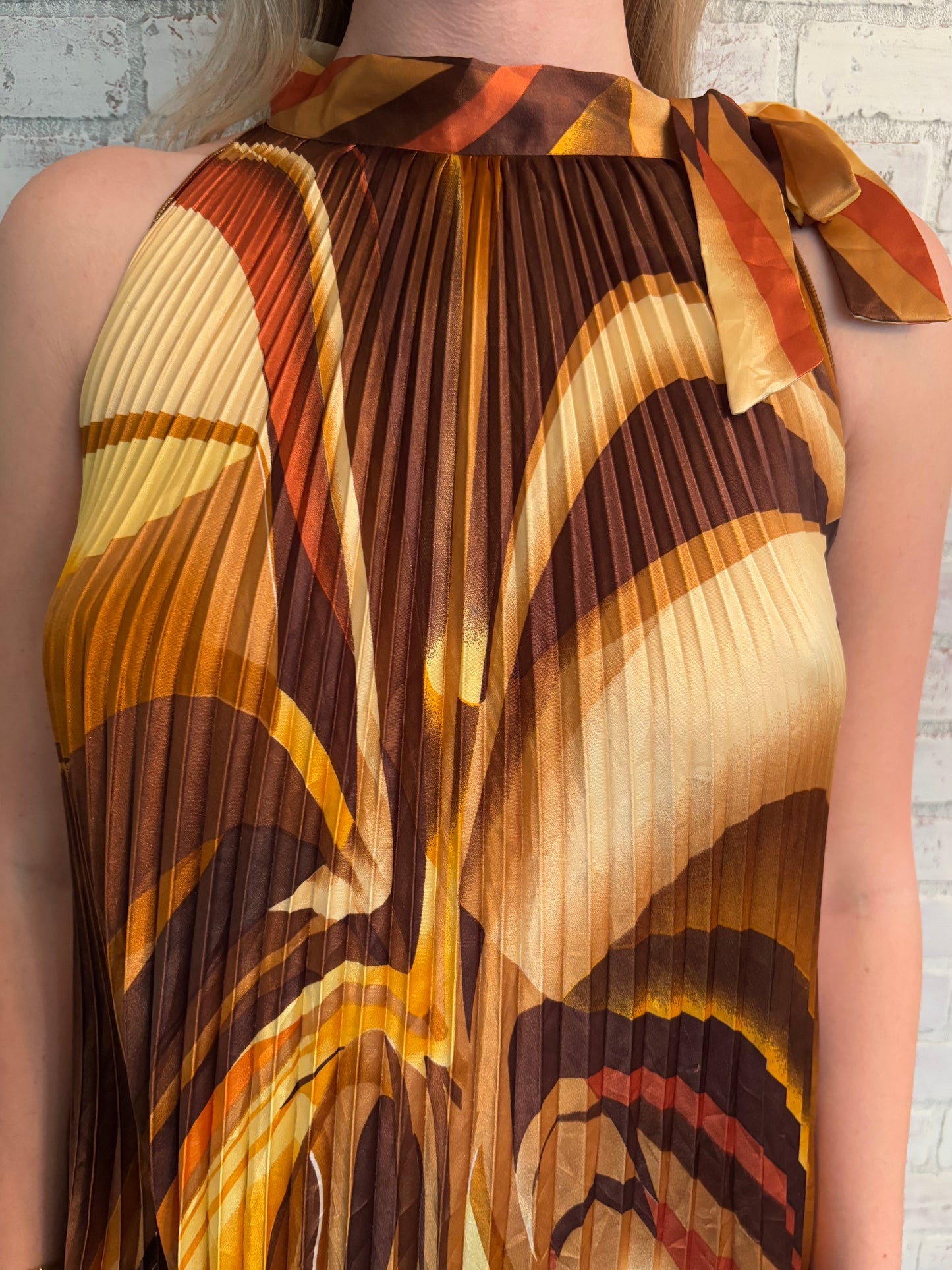 70s-Inspired Geometric Swirl Dress