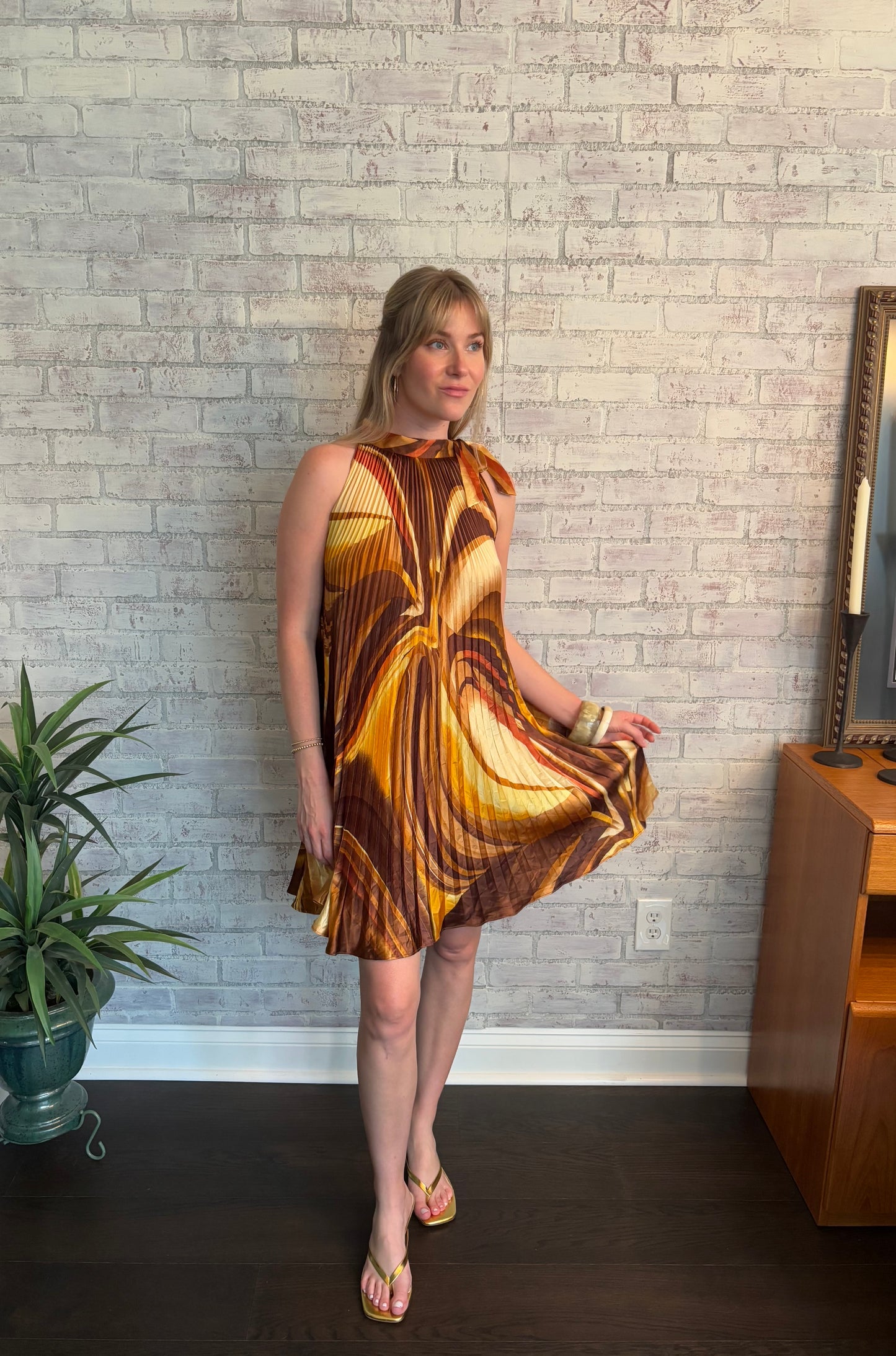 70s-Inspired Geometric Swirl Dress