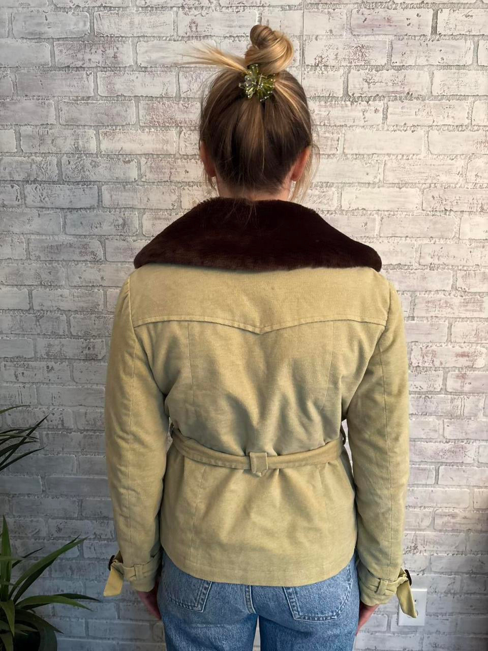 Vintage Y2k Tan Coat with Faux Fur Collar